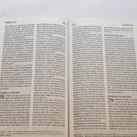 Bible Segond 21 compacte (Premium Style) - couverture souple toilée rose bonbon, avec fermeture éc