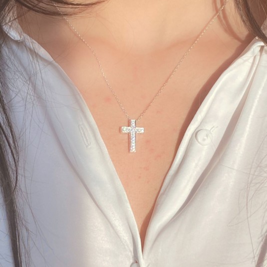 Pendentif croix en argent et cristaux zirconuim