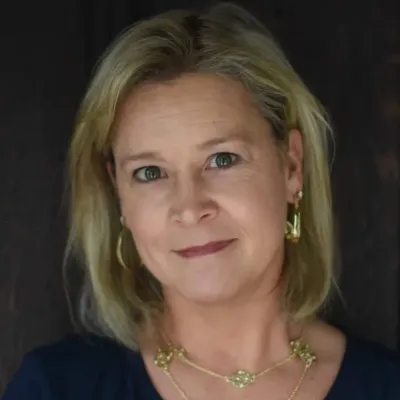 Lowe Julie