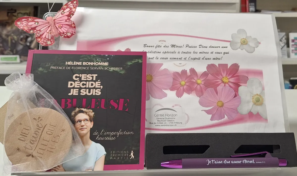   Bonne Fête des Mères!  
  Puisse Dieu donner une bénédiction spéciale à toutes les mères et ceux qui ont le coeur aimant et l'esprit d'une mère!  
  